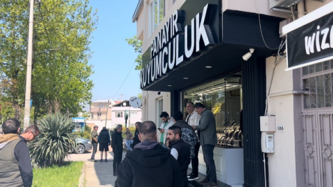 Soymak istedikleri kuyumcuya ateş açtılar, para makinasını vurdular