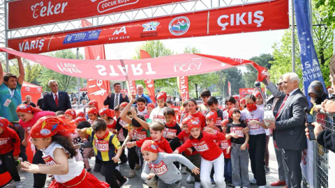 Binlerce çocuk 23 Nisan coşkusuyla koştu