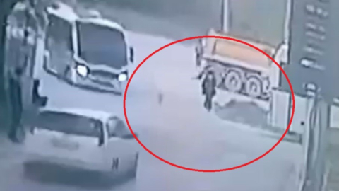 Önce yol kenarındaki kadına, sonra başka araçlara çarptı