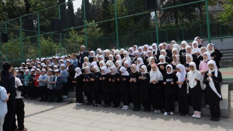 İmam hatip lisesi öğrencilerinden hatim merasimi
