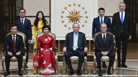 5 ülkenin büyükelçisinden Cumhurbaşkanı Erdoğan'a güven mektubu