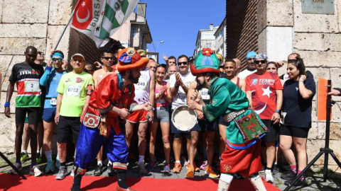 Bursa Emniyeti Tarihi Kent Koşusu için trafiğe kapatılacak yolları açıkladı