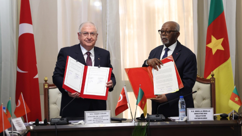 Milli Savunma Bakanı Güler Kamerun’da