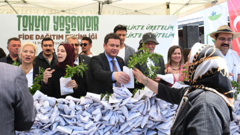 Osmangazi Belediyesi’nden ücretsiz fide dağıtımı