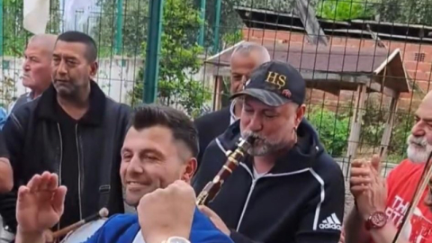 Hüsnü Şenlendirici İznik’te arkadaşının düğününe katıldı