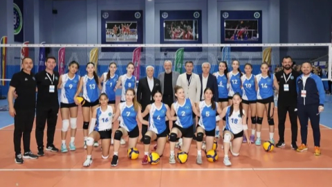 Kardeş Şehirler Voleybol Turnuvası başladı