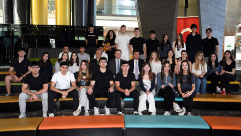 Başkan Aydın örnek liselilerle Osmangazi’de bir araya geldi