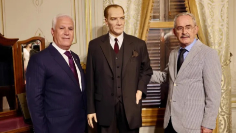 Atatürk’ün balmumu heykeli, Bursa Hünkâr Köşkü’nde