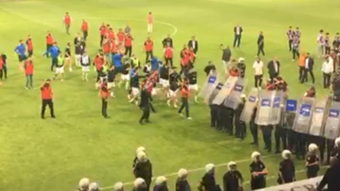 Elazığspor - Vanspor FK maçı tatil edildi