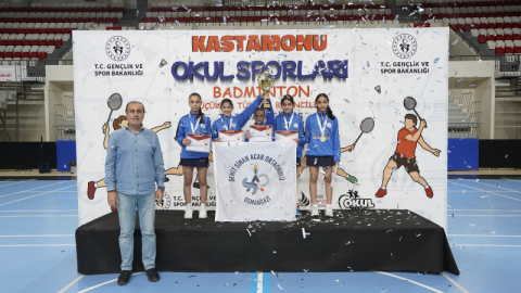 Osmangazili badmintonculardan namağlup şampiyonluk