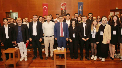 Doç. Dr. Ergül Halisçelik’ten gençlerle "sürdürülebilirlik" üzerine sohbet