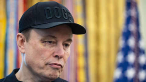 Elon Musk’ın yüzü dikkat çekti!