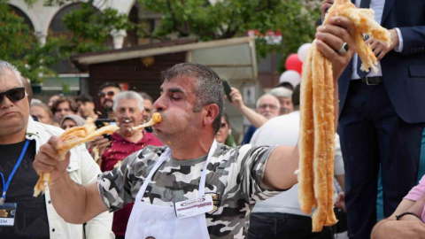En uzun böreği yiyebilmek için günlerce aç kaldılar
