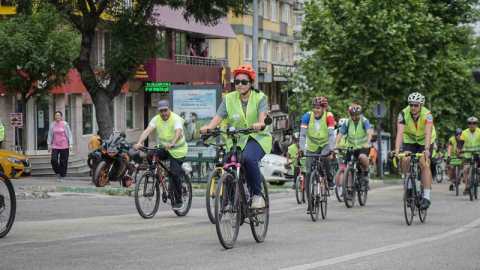 Bisikletliler, farkındalık için pedal çevirdi