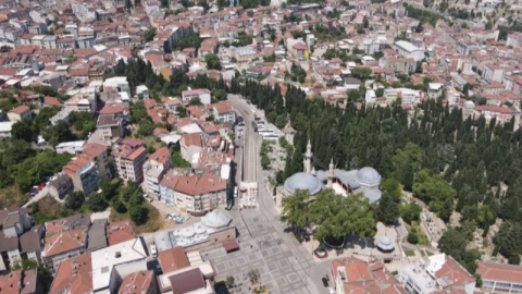 Yeşil’den Emirsultan’a tarihi yolculuk