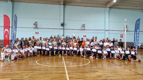 Başkan Karabatı’dan minik sporculara ziyaret