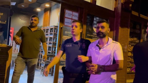 Polise bıçakla saldırdı, silahla vuruldu