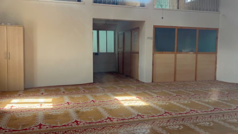 Yangında köy harabeye döndü, ancak caminin içi sapasağlam kaldı