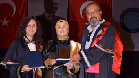 50 yaşındaki 5 çocuk annesi, bölüm birincisi oldu