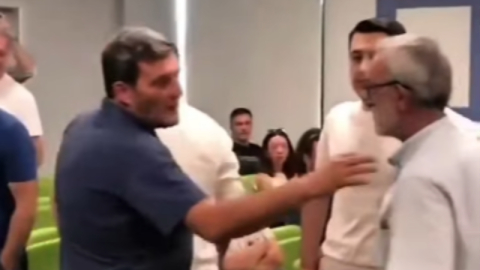 Mimarlar toplantısında Bursaspor gerginliği yaşandı