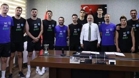 Bursa Büyükşehir Voleybol'da imzalar atıldı