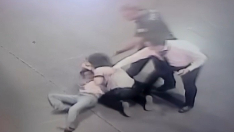 Valizinin kaybolduğunu iddia eden alkollü kadın terminalde olay çıkarttı