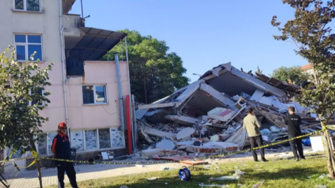Sındırgı'da yıkılan binanın müteahhidi gözaltına alındı