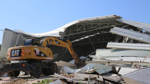 Tahtalı’da kaçak yapı yıkıldı