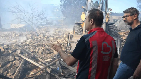Bakan Kurum, Sındırgı'nın aldığı hasarı açıkladı