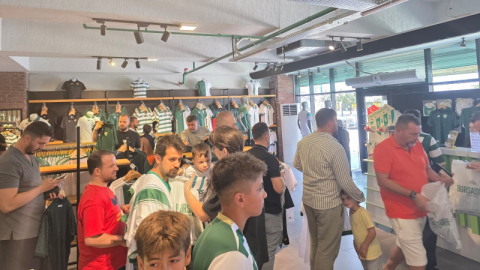 Bursastore'da Maç Günü Yoğunluğu