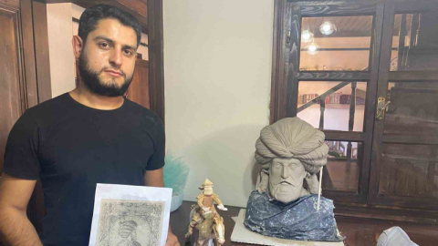 Eğitim almadan doğuştan gelen yeteneğiyle yaptığı eserler görenleri şok ediyor