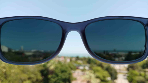 Güneş gözlüğü dört mevsim kullanılmalı