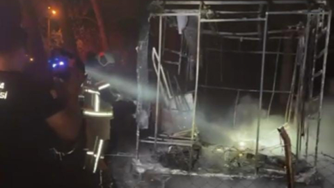 İznik'te park halindeki karavan kül oldu