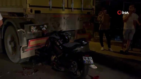 Yıldırım'da motosiklet tıra çarptı: 1 ölü