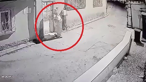 Bursa’da palyaço kıyafetli şahıs gözaltına alındı