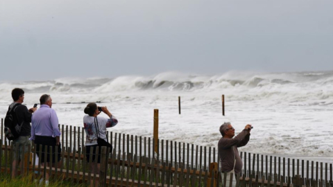 Erin Kasırgası ABD’nin doğu kıyılarını vurmaya başladı