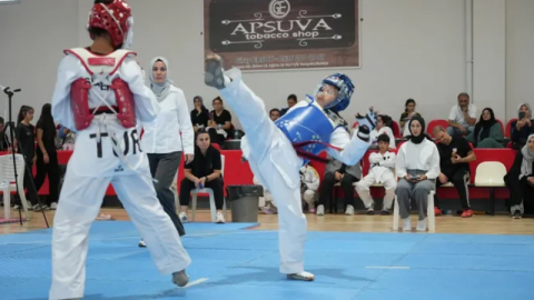 Minikler taekwondo Yenişehir ev sahipliğinde gerçekleşti