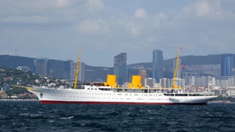 Atatürk'ün yatı, boğazı selamlayacak