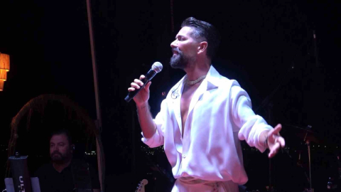 Mehmet Çevik, 20 yıl sonra ilk sahnesinde yeniden sahne aldı