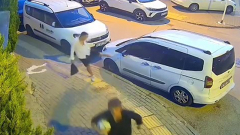 Nilüfer'de gençler araçların kaportasını çizip aynasını kırdı