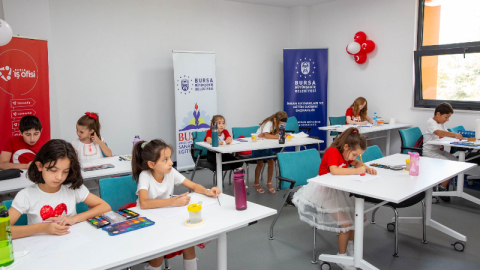Sanat atölyeleri çocukların hayatlarına renk kattı