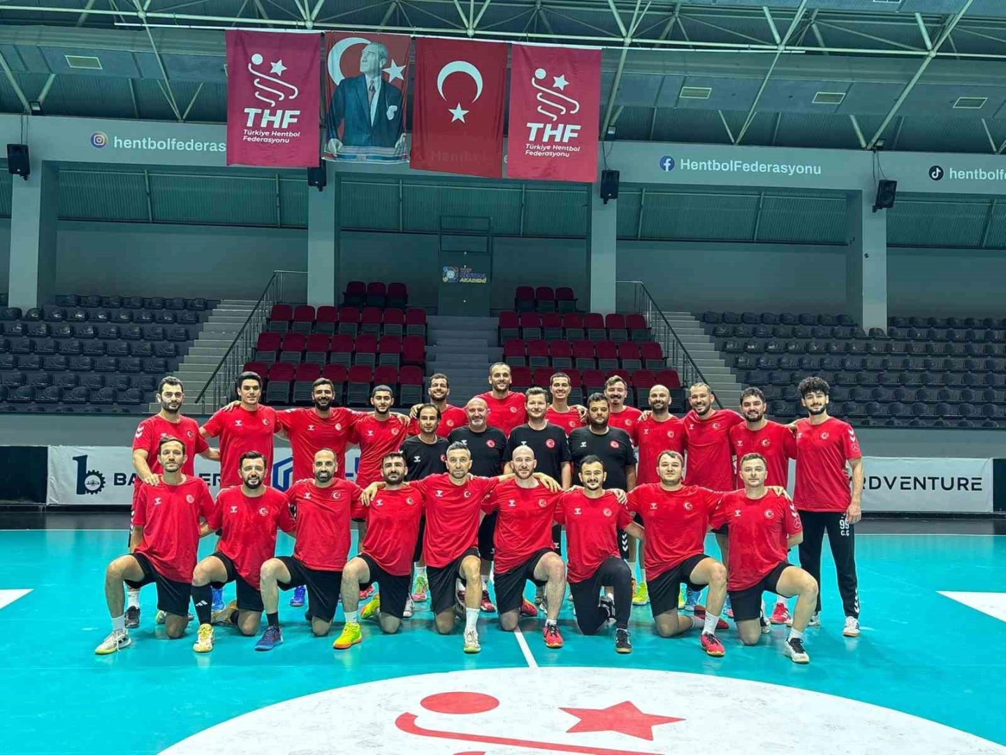 İşitme Engelliler A Milli Erkek Hentbol Takımı, olimpiyat hazırlıklarını sürdürüyor
