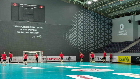 İşitme Engelliler A Milli Erkek Hentbol Takımı, olimpiyat hazırlıklarını sürdürüyor