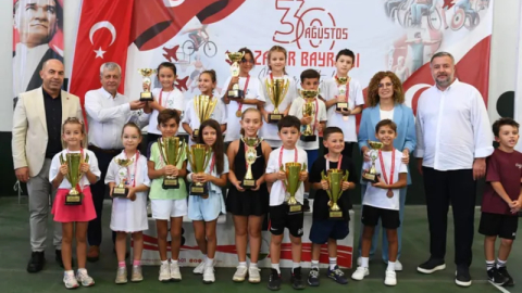 Osmangazi'de minik raketlerin kupa heyecanı