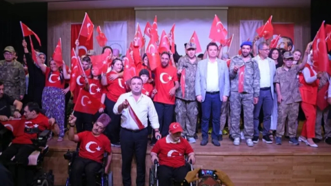 Osmangazi’de 'Özel' Zafer Bayramı kutlaması