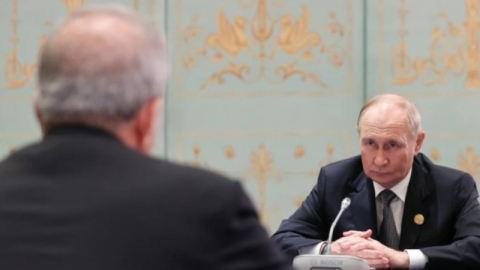 Pezeşkiyan, Rusya Devlet Başkanı Putin ile bir araya geldi