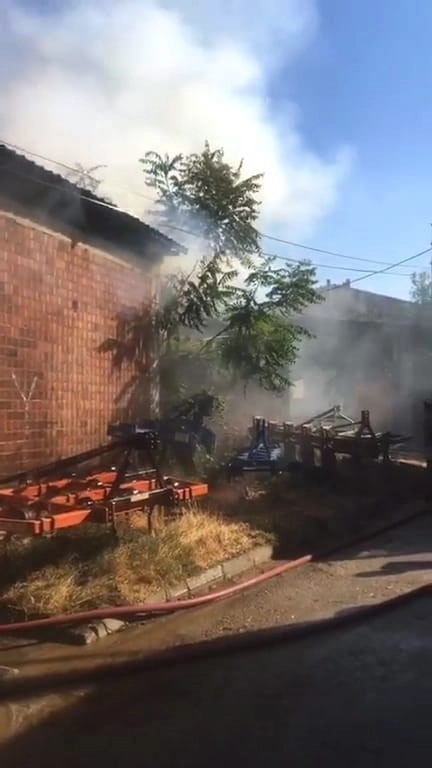 Hayvan çiftliğinde yangın çıktı: 1 kişi hastaneye kaldırıldı
