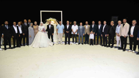 Bursa’da siyaset ve iş dünyasını buluşturan düğün