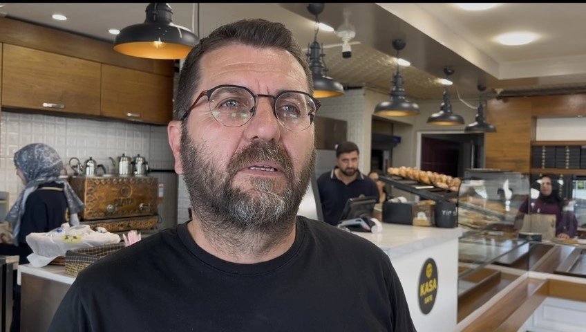 Bursa’da pastanede ‘yırtık para’ yöntemiyle tırnakçılık kamerada