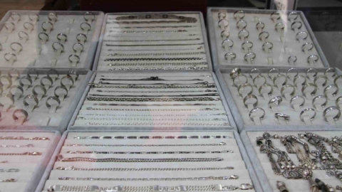 Kadınlar altını, erkekler gümüşü tercih ediyor